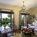 Aeriko Homes Of Distinction *