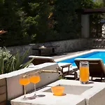 Villa Aeriko Homes Of Distinction *