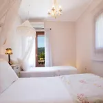 Villa Aeriko Homes Of Distinction *