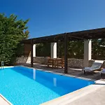 Villa Aeriko Homes Of Distinction