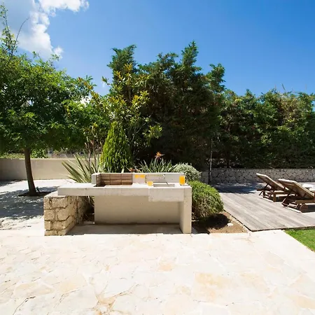 Aeriko Homes Of Distinction Vilă *