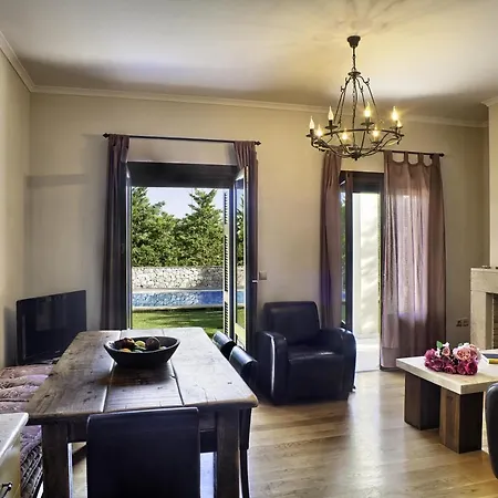 Aeriko Homes Of Distinction 圣爱奥尼斯米科
