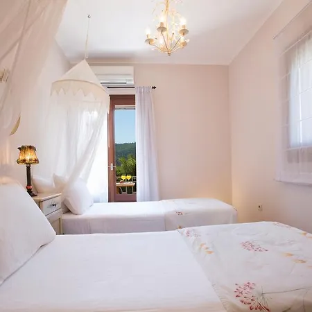 Vilă Aeriko Homes Of Distinction *