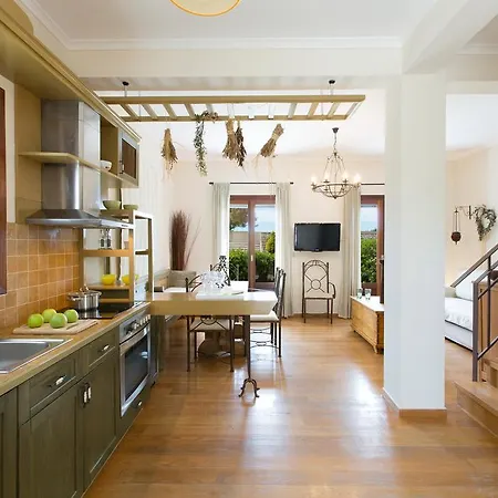 Aeriko Homes Of Distinction * 圣爱奥尼斯米科