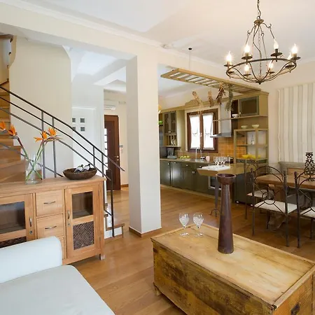 Aeriko Homes Of Distinction 别墅