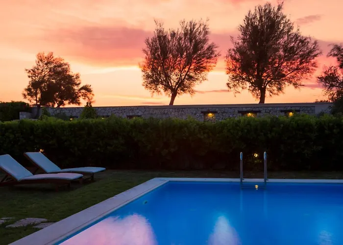 Villa Aeriko Homes Of Distinction