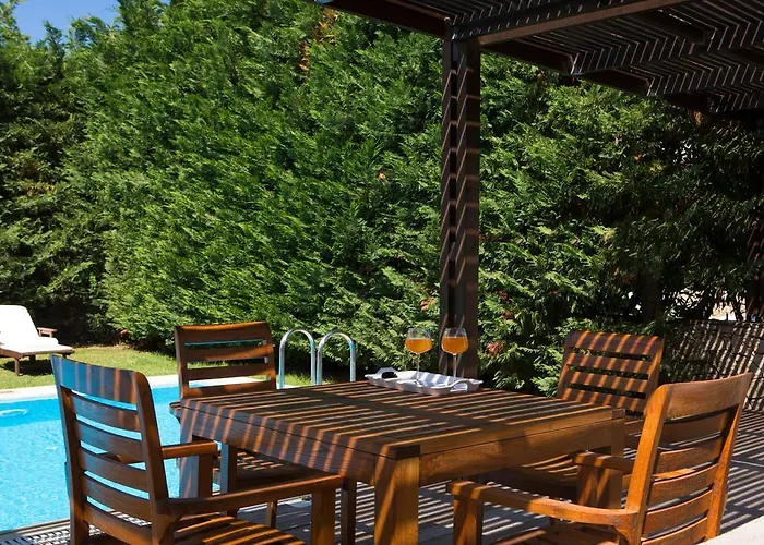 Villa Aeriko Homes Of Distinction *